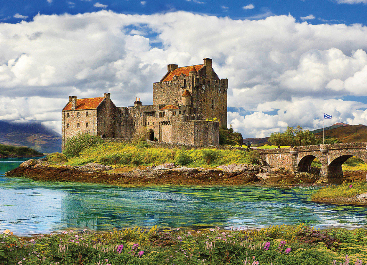 Eilean Donan Castle - Scotland - Image 6